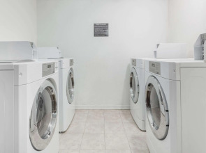 Super 8 by Wyndham Augusta