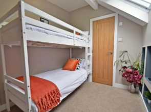 Luxary 4 Bed, 4 bathroom house in central Burnley