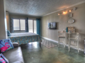 Pet Friendly Gulf Views On the Beach Steps Away 2nd Floor Private Deck