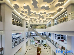 Vienna International Hotel (Jiangmen Hetang Zhongjia Plaza Store)