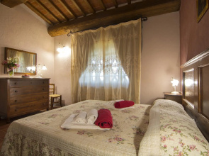 Typical Charming With Chianti View at Marioli