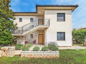 Amazing Apartment in Fazana With 2 Bedrooms and Wifi