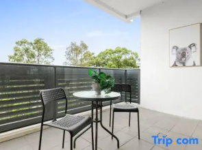 Well-Located 2BR Apartment in Homebush – AC & Easy Transport