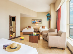 Отель Khalidiya Palace Rayhaan by Rotana 