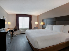 Days Inn & Suites Collingwood