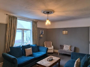Llandudno apartment, quirky pub with tropical beer garden
