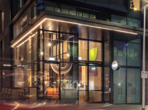 Next Hotel Melbourne, Curio Collection by Hilton
