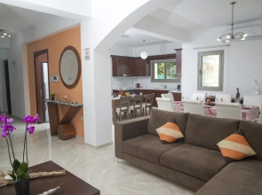Stunning new Beach Front Villa,1st Line to the Beach, Large Pool, Wonderful Area