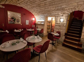 Hotel du Théâtre by Patrick Hayat