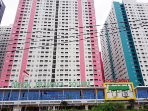 Pool View Green Pramuka Apartment near Shopping Mall