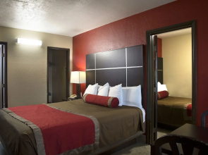 Harbor Inn and Suites Oceanside