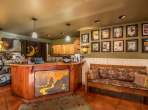 Highland Haven Creekside Inn