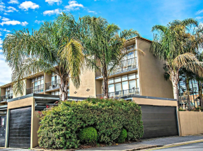 Adelaide DressCircle Apartments