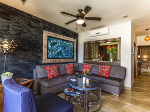Pinnacle Resorts 220