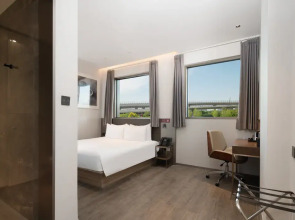 Отель Meichen (ex Aerotel Beijing Daxing International Airport)