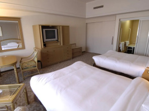 Royal Oak Hotel Spa & Gardens