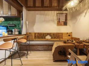 Dali Xiaoqi Rihe Full Scenic Homestay (Erdian)