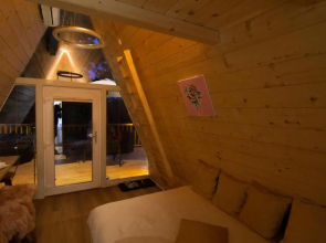 Glamping Holiday House with hot tub- Hisa oddiha