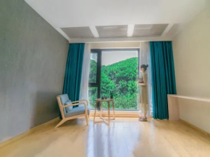 Shanfeng Zhuyun · Creekside Family Hiking Resort (Anji Longwang Mountain Rafting)