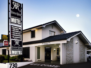 Riviera on Ruthven Motel