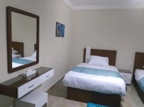 Marseilia Beach 4 - Families Only