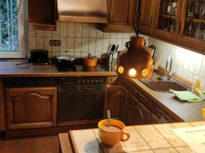 Uni, FH, Gesundheits Campus nähe, Zimmer mit Garten & Terrasse