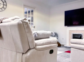 1-bed Apt, Sleeps 2, 20 min Walk to Centre
