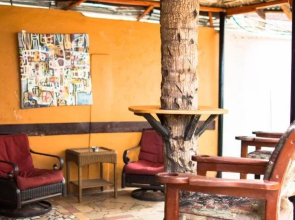 Jam Lodge Hotel & Suites