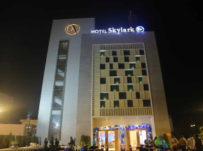 Hotel Skylark