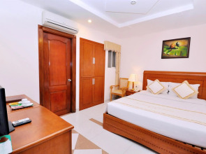 Tan Hoang Long Hotel