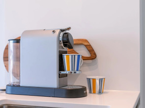 Lovely Apartment With Lateral sea View and Parking