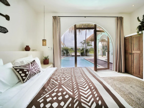 Stunning 4BR Villa With Rice Field View in Umalas