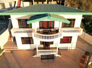 Deodar Cottage | Scenic View, next to nature!