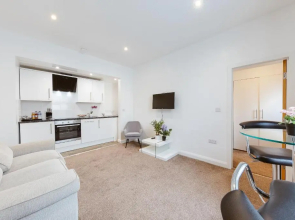 Central and Modern One Bedroom Flat 201