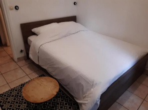 Appartement AAD1 Clamart 200 m du Tramway T6 st pavé blc avec cuisine séparée
