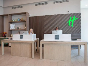 Holiday Inn Glendale - Stadium & Ent Dist by IHG