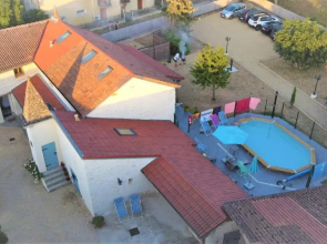 Boutique Farmhouse Cottages with Pool, 6 Bedrooms - Angulus Ridet (Loire Valley)
