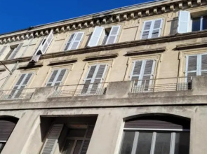 2 bedroom apt with BALCONY - Historical center