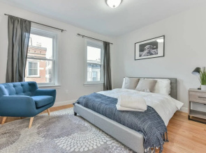 Gorgeous 4BR Apt in North End by Domio