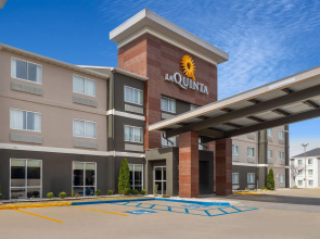La Quinta Inn & Suites by Wyndham Fayetteville