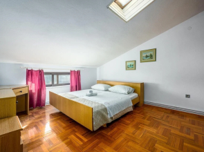 Awesome Apartment in Vrsar With 4 Bedrooms