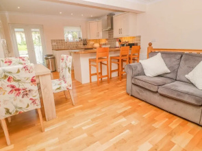 2 Riverside Cottages