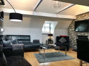 Ei8ht Brighton Apartments