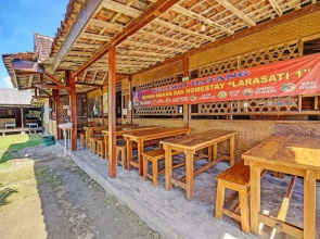 OYO Life 91201 Larasati Homestay Pantai Klayar