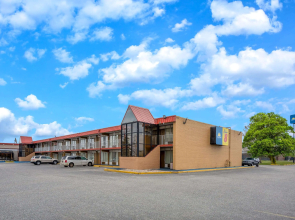 Super 8 by Wyndham Perrysburg/Toledo