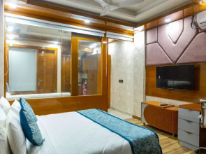 Platinum Service Apartment DLF Phase 3