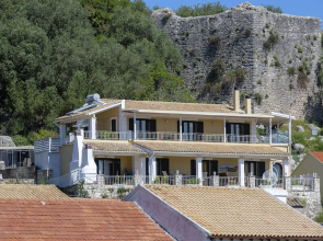 Solaris Methea Deluxe Suites