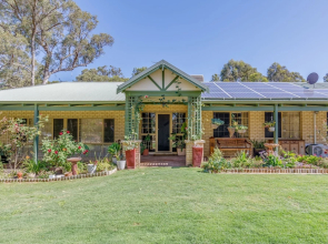 Devonleigh Bed & Breakfast