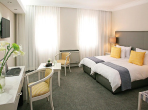 Hollow on the Square City Hotel