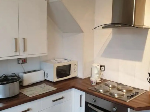 South Shield's Hidden Gem Garnet 3 Bedroom Apartme